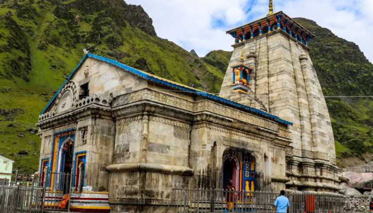 Kedarnath Temple, Uttarakhand — the highest of the twelve Jyotirlingas at 3,583 m